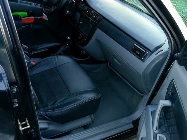 Чорний Шевроле Лачетті, об'ємом двигуна 1.6 л та пробігом 195 тис. км за 3350 $, фото 7 на Automoto.ua