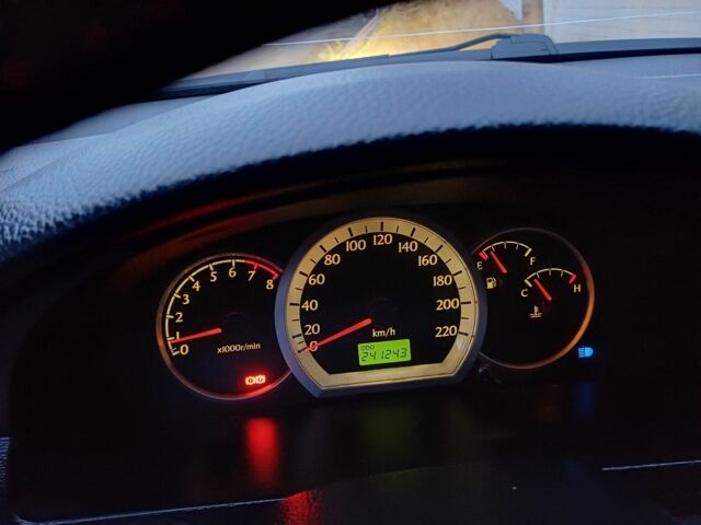 Черный Шевроле Лачетти, объемом двигателя 1.8 л и пробегом 241 тыс. км за 4300 $, фото 5 на Automoto.ua