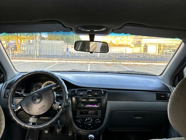 Черный Шевроле Лачетти, объемом двигателя 1.8 л и пробегом 450 тыс. км за 3499 $, фото 6 на Automoto.ua