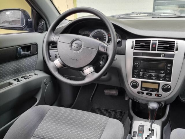 Черный Шевроле Лачетти, объемом двигателя 1.8 л и пробегом 168 тыс. км за 3000 $, фото 2 на Automoto.ua