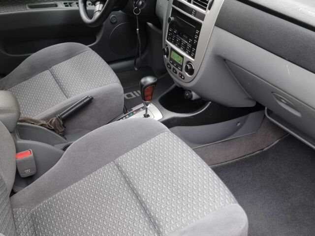 Черный Шевроле Лачетти, объемом двигателя 1.8 л и пробегом 168 тыс. км за 3000 $, фото 11 на Automoto.ua