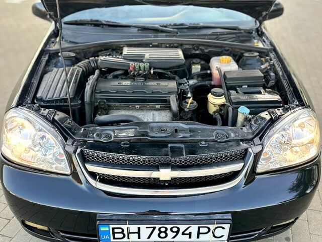 Черный Шевроле Лачетти, объемом двигателя 1.8 л и пробегом 450 тыс. км за 3499 $, фото 5 на Automoto.ua