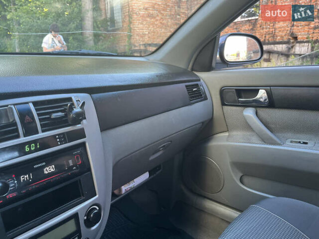 Черный Шевроле Лачетти, объемом двигателя 1.8 л и пробегом 228 тыс. км за 3000 $, фото 12 на Automoto.ua