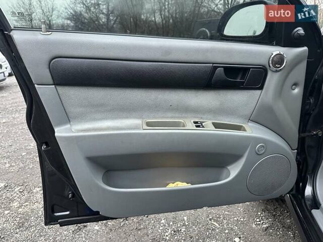 Черный Шевроле Лачетти, объемом двигателя 1.6 л и пробегом 280 тыс. км за 2999 $, фото 26 на Automoto.ua