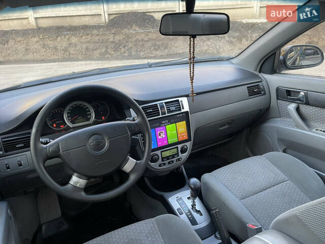 Черный Шевроле Лачетти, объемом двигателя 1.8 л и пробегом 180 тыс. км за 2850 $, фото 5 на Automoto.ua