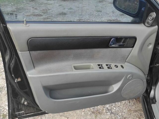 Черный Шевроле Лачетти, объемом двигателя 1.8 л и пробегом 300 тыс. км за 2850 $, фото 10 на Automoto.ua