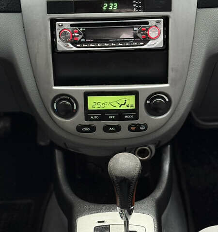 Черный Шевроле Лачетти, объемом двигателя 1.8 л и пробегом 190 тыс. км за 3650 $, фото 12 на Automoto.ua