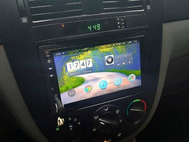 Черный Шевроле Лачетти, объемом двигателя 1.8 л и пробегом 203 тыс. км за 3800 $, фото 4 на Automoto.ua