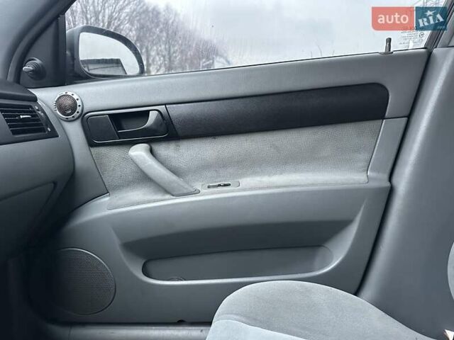 Черный Шевроле Лачетти, объемом двигателя 1.6 л и пробегом 280 тыс. км за 2999 $, фото 27 на Automoto.ua