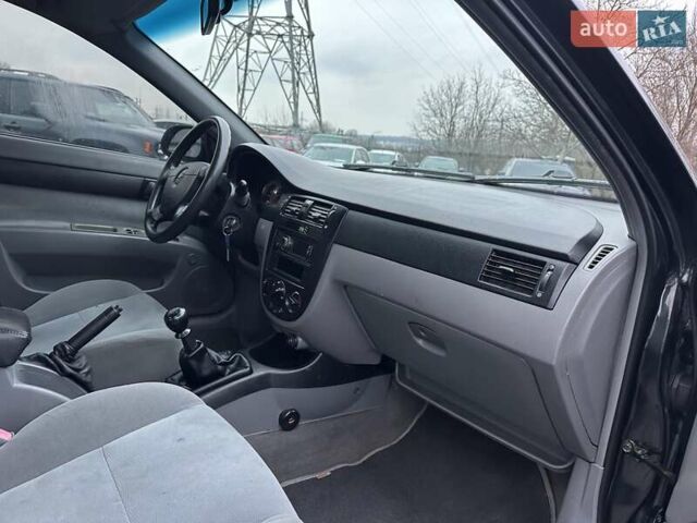 Черный Шевроле Лачетти, объемом двигателя 1.6 л и пробегом 280 тыс. км за 2999 $, фото 38 на Automoto.ua