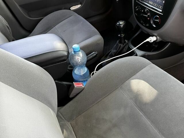 Черный Шевроле Лачетти, объемом двигателя 1.6 л и пробегом 3 тыс. км за 3800 $, фото 5 на Automoto.ua