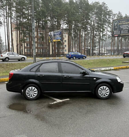 Черный Шевроле Лачетти, объемом двигателя 1.8 л и пробегом 190 тыс. км за 3650 $, фото 4 на Automoto.ua