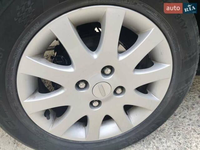 Черный Шевроле Лачетти, объемом двигателя 1.8 л и пробегом 265 тыс. км за 4600 $, фото 14 на Automoto.ua