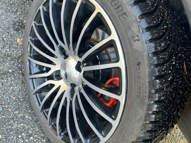 Черный Шевроле Лачетти, объемом двигателя 1.6 л и пробегом 150 тыс. км за 5300 $, фото 6 на Automoto.ua