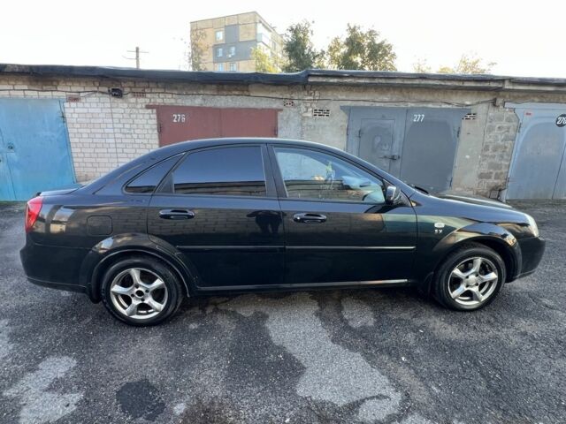 Черный Шевроле Лачетти, объемом двигателя 1.8 л и пробегом 300 тыс. км за 3950 $, фото 6 на Automoto.ua