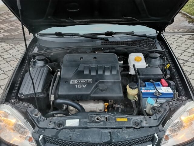 Черный Шевроле Лачетти, объемом двигателя 1.6 л и пробегом 185 тыс. км за 5300 $, фото 1 на Automoto.ua