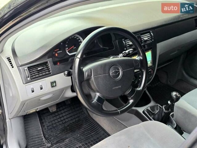 Чорний Шевроле Лачетті, об'ємом двигуна 1.8 л та пробігом 240 тис. км за 3600 $, фото 7 на Automoto.ua