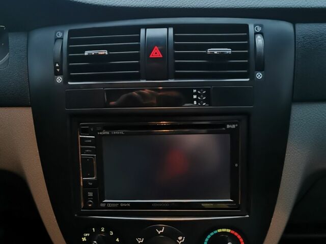 Черный Шевроле Лачетти, объемом двигателя 1.6 л и пробегом 185 тыс. км за 5300 $, фото 4 на Automoto.ua