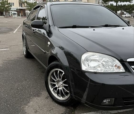 Черный Шевроле Лачетти, объемом двигателя 0 л и пробегом 166 тыс. км за 4900 $, фото 4 на Automoto.ua