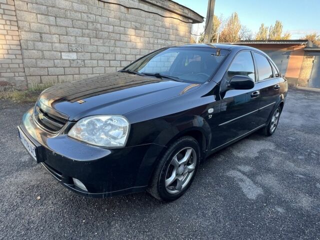 Черный Шевроле Лачетти, объемом двигателя 1.8 л и пробегом 300 тыс. км за 3950 $, фото 2 на Automoto.ua