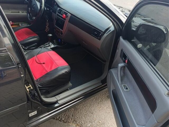 Черный Шевроле Лачетти, объемом двигателя 1.8 л и пробегом 185 тыс. км за 3700 $, фото 4 на Automoto.ua