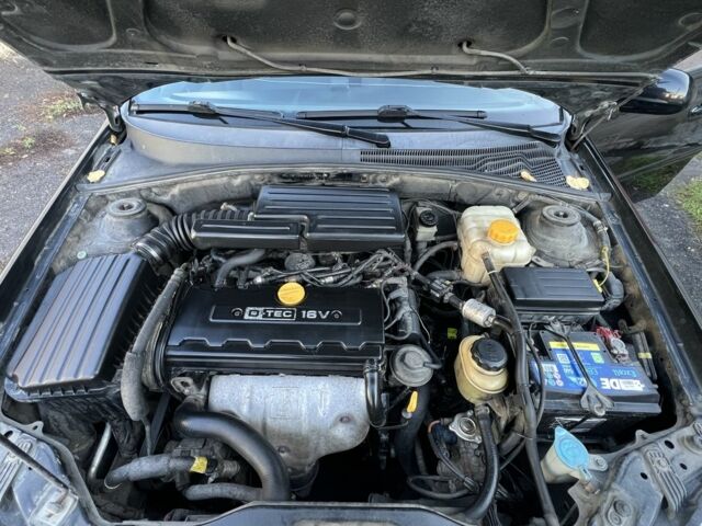 Черный Шевроле Лачетти, объемом двигателя 1.8 л и пробегом 300 тыс. км за 3950 $, фото 10 на Automoto.ua