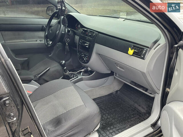 Черный Шевроле Лачетти, объемом двигателя 1.6 л и пробегом 222 тыс. км за 4400 $, фото 8 на Automoto.ua