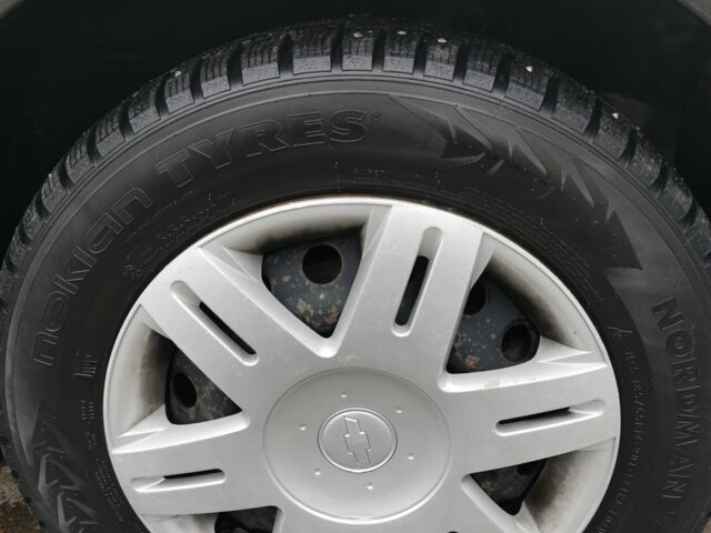 Черный Шевроле Лачетти, объемом двигателя 1.6 л и пробегом 185 тыс. км за 5300 $, фото 6 на Automoto.ua