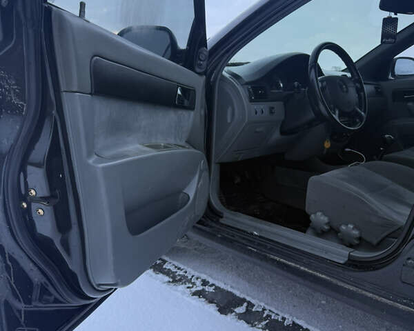 Черный Шевроле Лачетти, объемом двигателя 1.8 л и пробегом 256 тыс. км за 4000 $, фото 9 на Automoto.ua