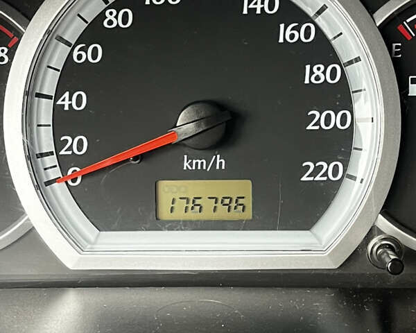 Черный Шевроле Лачетти, объемом двигателя 1.8 л и пробегом 176 тыс. км за 4550 $, фото 9 на Automoto.ua