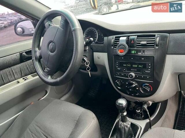 Черный Шевроле Лачетти, объемом двигателя 1.6 л и пробегом 247 тыс. км за 3890 $, фото 33 на Automoto.ua