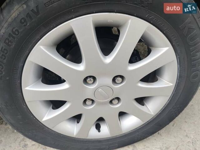 Черный Шевроле Лачетти, объемом двигателя 1.8 л и пробегом 265 тыс. км за 4600 $, фото 16 на Automoto.ua