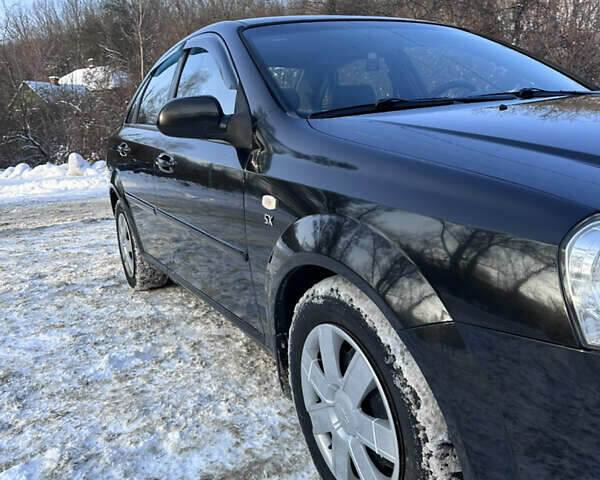 Черный Шевроле Лачетти, объемом двигателя 1.8 л и пробегом 130 тыс. км за 4700 $, фото 9 на Automoto.ua