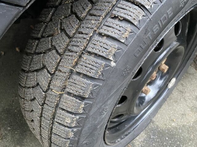 Черный Шевроле Лачетти, объемом двигателя 1.6 л и пробегом 264 тыс. км за 1999 $, фото 6 на Automoto.ua