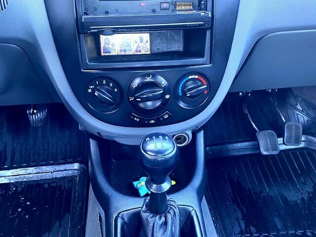 Черный Шевроле Лачетти, объемом двигателя 1.8 л и пробегом 293 тыс. км за 4200 $, фото 9 на Automoto.ua