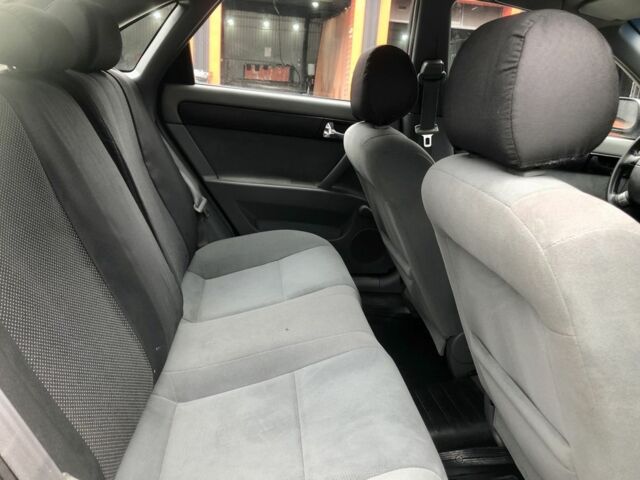 Черный Шевроле Лачетти, объемом двигателя 1.6 л и пробегом 198 тыс. км за 3600 $, фото 4 на Automoto.ua