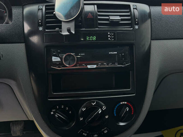 Черный Шевроле Лачетти, объемом двигателя 1.8 л и пробегом 237 тыс. км за 3600 $, фото 12 на Automoto.ua