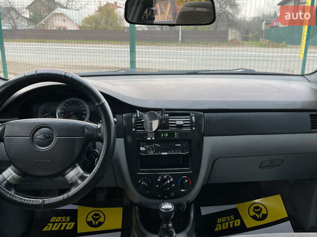 Черный Шевроле Лачетти, объемом двигателя 1.8 л и пробегом 237 тыс. км за 3600 $, фото 10 на Automoto.ua