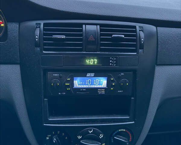 Черный Шевроле Лачетти, объемом двигателя 1.6 л и пробегом 233 тыс. км за 3750 $, фото 19 на Automoto.ua