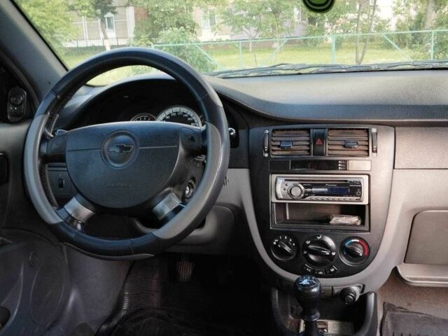 Черный Шевроле Лачетти, объемом двигателя 1.8 л и пробегом 367 тыс. км за 3500 $, фото 5 на Automoto.ua