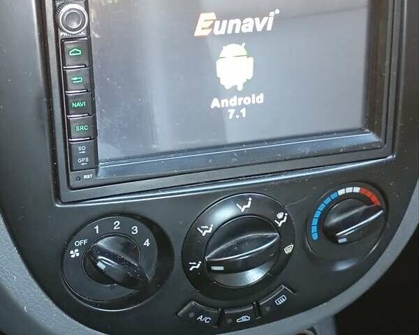 Черный Шевроле Лачетти, объемом двигателя 1.8 л и пробегом 282 тыс. км за 3500 $, фото 16 на Automoto.ua