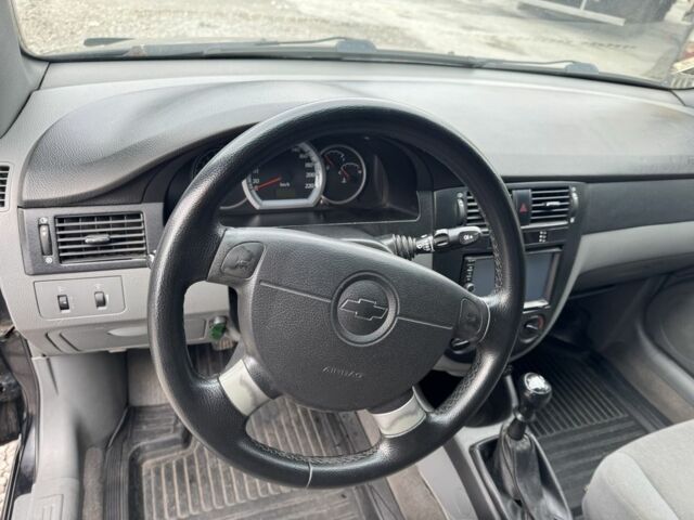 Черный Шевроле Лачетти, объемом двигателя 1.8 л и пробегом 222 тыс. км за 4099 $, фото 8 на Automoto.ua