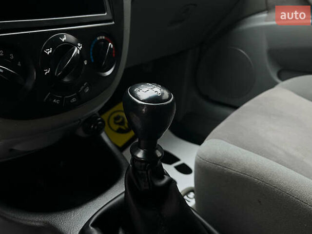 Черный Шевроле Лачетти, объемом двигателя 1.8 л и пробегом 237 тыс. км за 3600 $, фото 13 на Automoto.ua