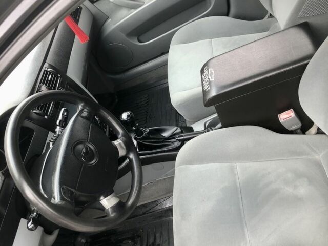 Черный Шевроле Лачетти, объемом двигателя 1.6 л и пробегом 198 тыс. км за 3600 $, фото 6 на Automoto.ua