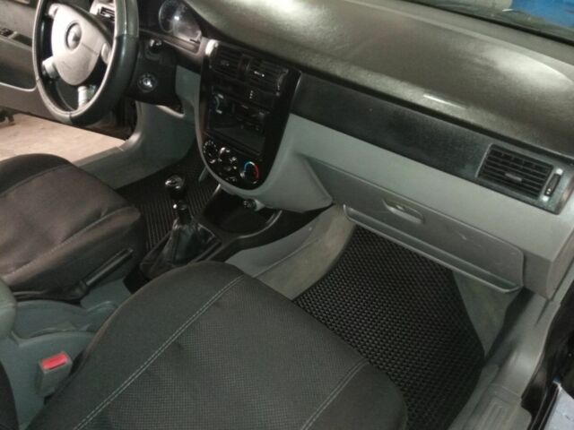 Черный Шевроле Лачетти, объемом двигателя 1.8 л и пробегом 204 тыс. км за 4450 $, фото 8 на Automoto.ua