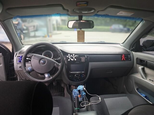 Черный Шевроле Лачетти, объемом двигателя 1.6 л и пробегом 350 тыс. км за 3500 $, фото 9 на Automoto.ua