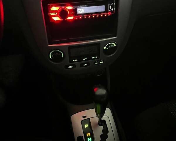 Черный Шевроле Лачетти, объемом двигателя 1.8 л и пробегом 131 тыс. км за 6400 $, фото 37 на Automoto.ua