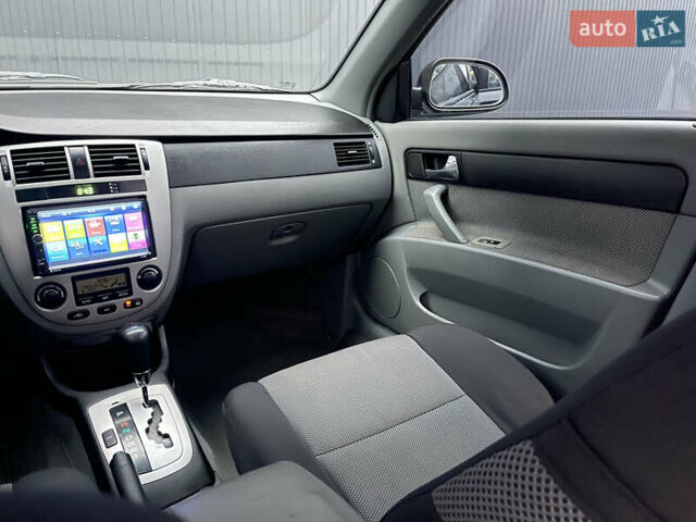 Черный Шевроле Лачетти, объемом двигателя 1.8 л и пробегом 170 тыс. км за 4400 $, фото 7 на Automoto.ua