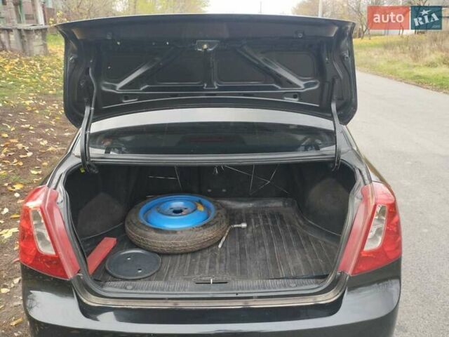 Черный Шевроле Лачетти, объемом двигателя 1.6 л и пробегом 190 тыс. км за 3700 $, фото 3 на Automoto.ua