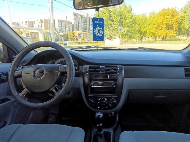 Черный Шевроле Лачетти, объемом двигателя 1.6 л и пробегом 240 тыс. км за 3650 $, фото 7 на Automoto.ua